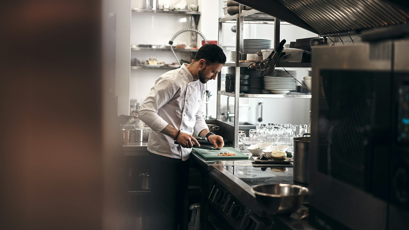 7 erros que aumentam os custos de uma cozinha profissional